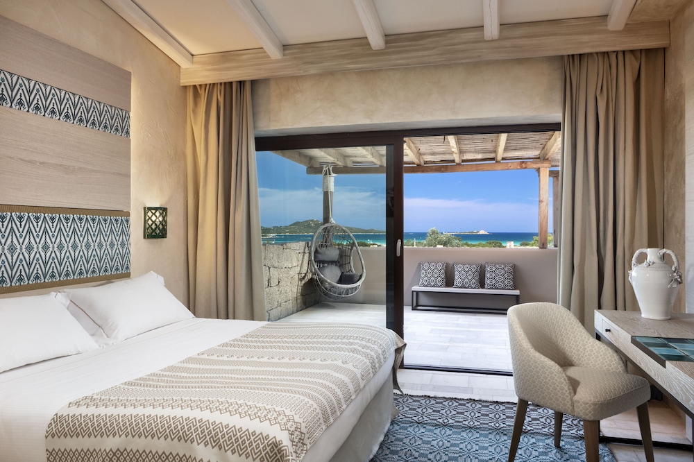 Baglioni Resort Sardinia - The Leading Hotels of the World — Hotel rooms in San Teodoro, Sardinia