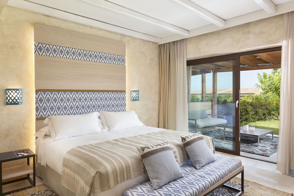 Baglioni Resort Sardinia - The Leading Hotels of the World — Hotel rooms in San Teodoro, Sardinia