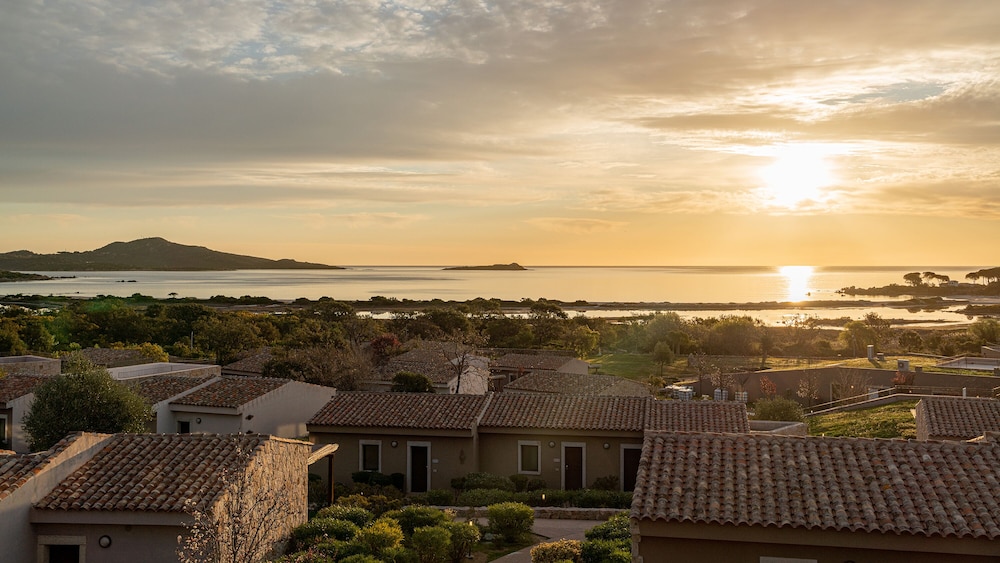 Baglioni Resort Sardinia - The Leading Hotels of the World — Hotel building in San Teodoro, Sardinia