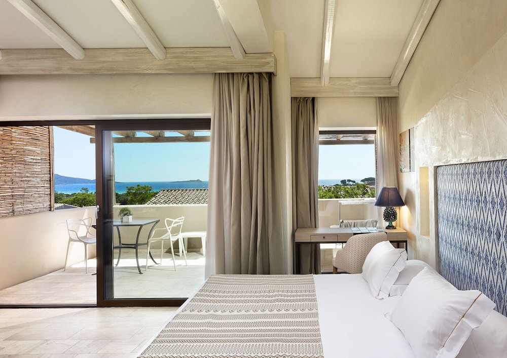 Baglioni Resort Sardinia - The Leading Hotels of the World — Hotel rooms in San Teodoro, Sardinia
