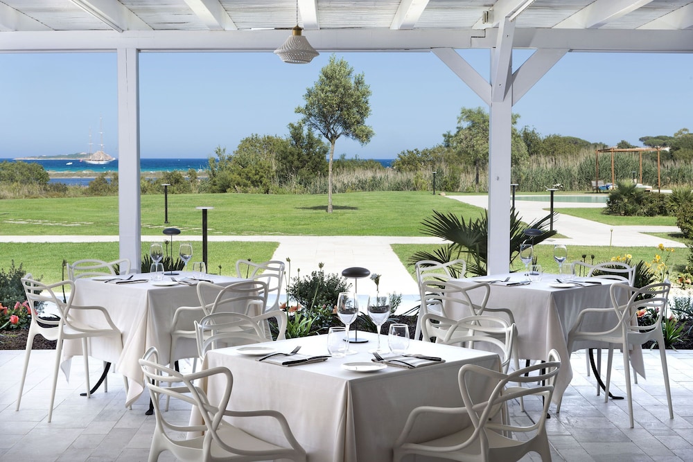 Baglioni Resort Sardinia - The Leading Hotels of the World — Restaurant & bars in San Teodoro, Sardinia