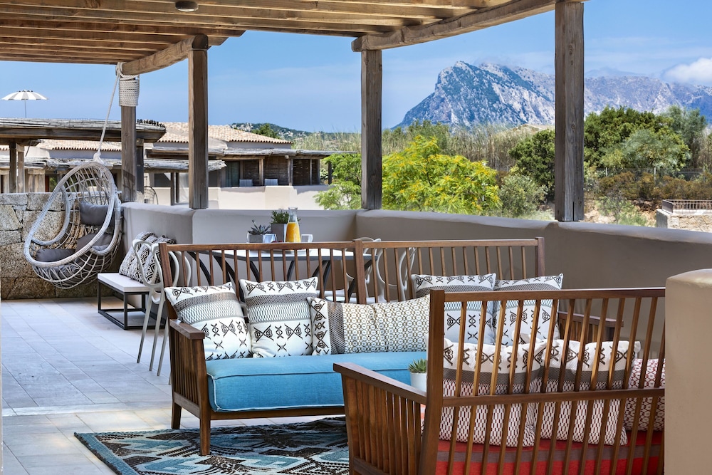 Baglioni Resort Sardinia - The Leading Hotels of the World — Hotel building in San Teodoro, Sardinia