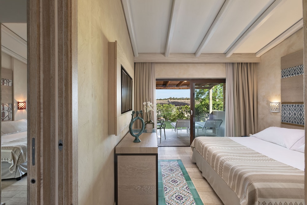 Baglioni Resort Sardinia - The Leading Hotels of the World — Hotel rooms in San Teodoro, Sardinia