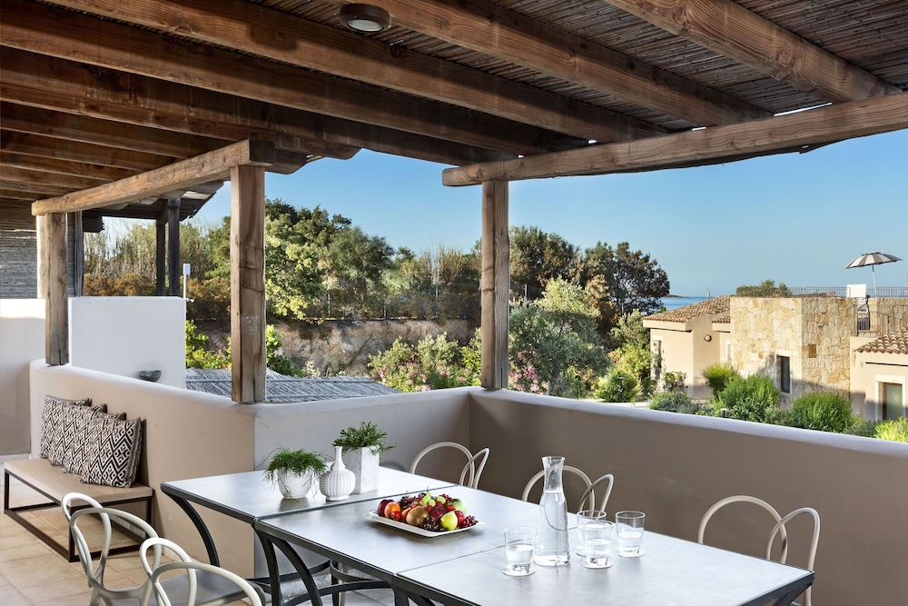 Baglioni Resort Sardinia - The Leading Hotels of the World — Hotel building in San Teodoro, Sardinia