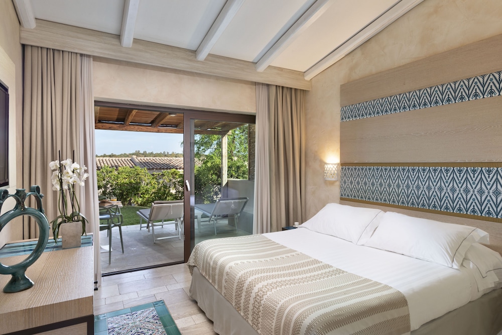 Baglioni Resort Sardinia - The Leading Hotels of the World — Hotel rooms in San Teodoro, Sardinia