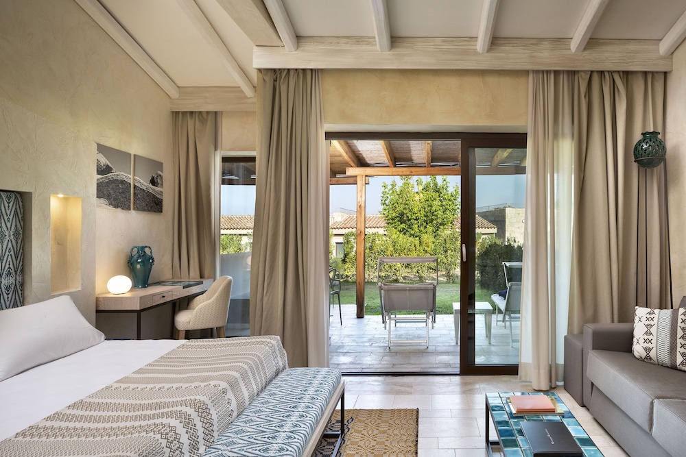 Baglioni Resort Sardinia - The Leading Hotels of the World — Hotel rooms in San Teodoro, Sardinia
