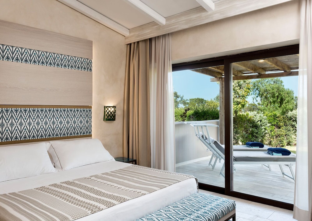 Baglioni Resort Sardinia - The Leading Hotels of the World — Hotel rooms in San Teodoro, Sardinia