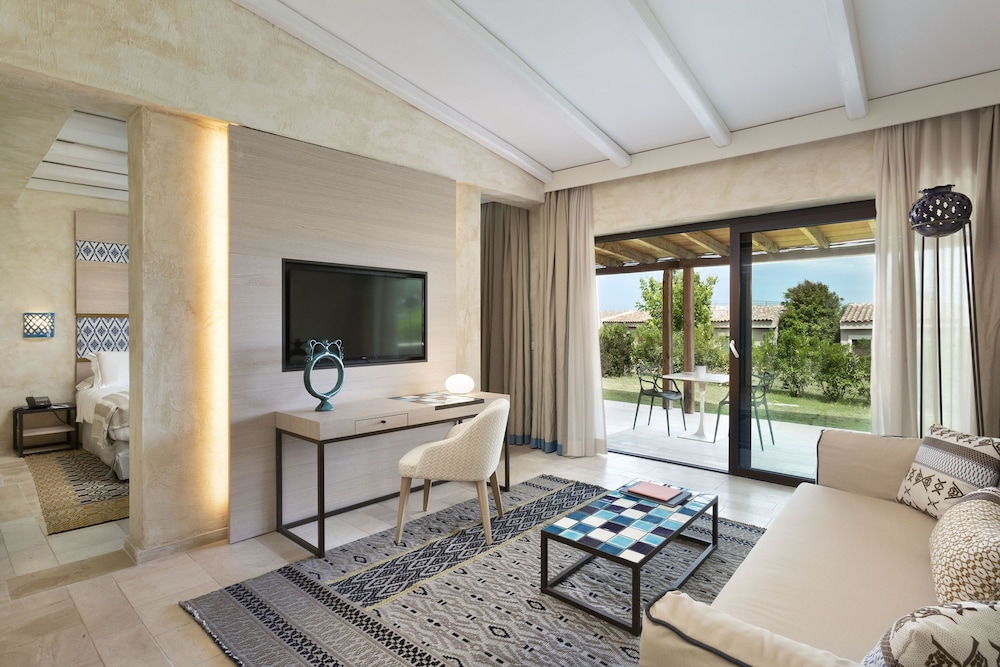 Baglioni Resort Sardinia - The Leading Hotels of the World — Hotel rooms in San Teodoro, Sardinia