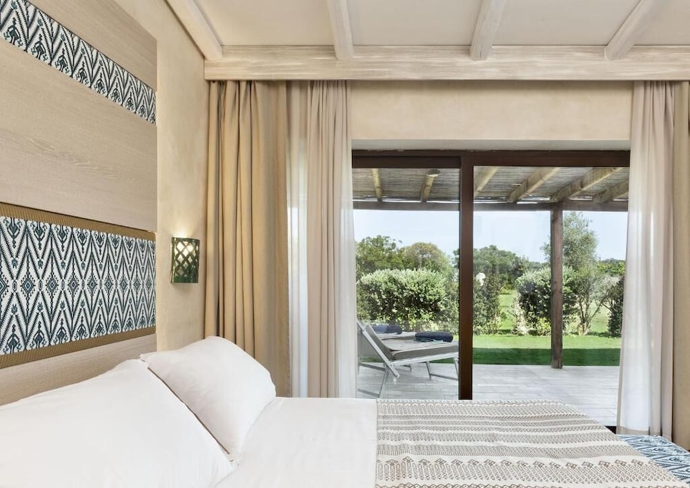 Baglioni Resort Sardinia - The Leading Hotels of the World — Hotel rooms in San Teodoro, Sardinia