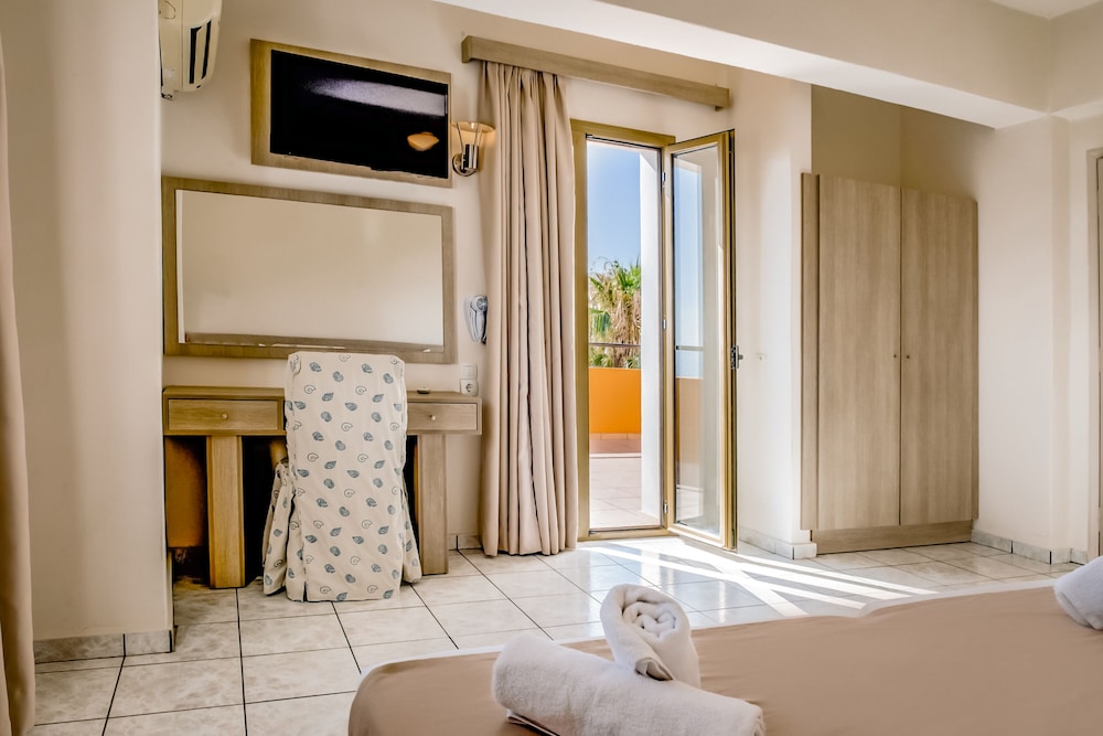 Porto Greco Village Beach Hotel - All Inclusive — Hotel rooms in Hersonissos
