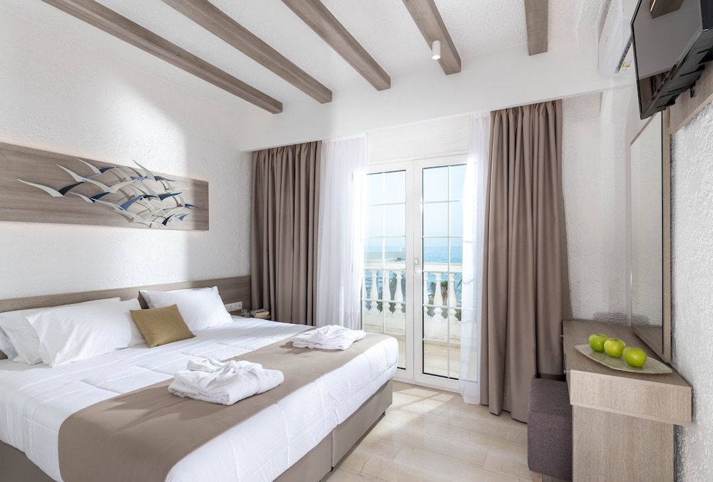 Porto Greco Village Beach Hotel - All Inclusive — Hotel rooms in Hersonissos
