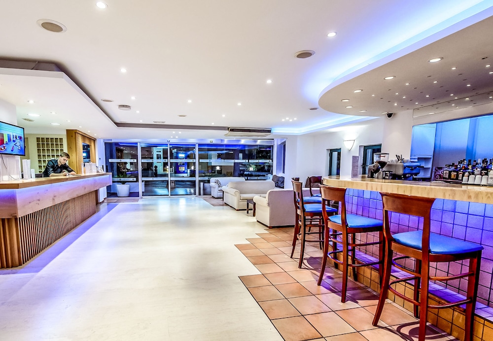 Porto Greco Village Beach Hotel - All Inclusive — Restaurant & bars in Hersonissos