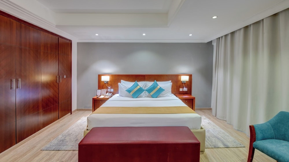 Donatello Hotel — Hotel rooms in Dubai