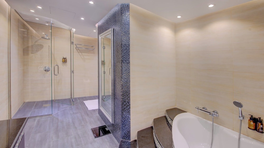 Donatello Hotel — Spa in Dubai
