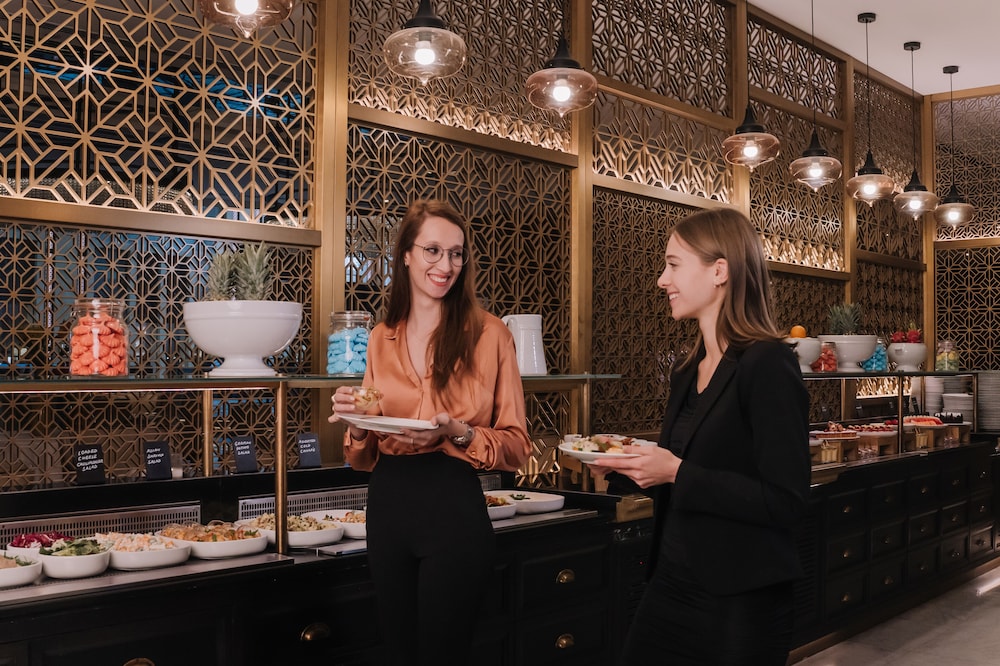 The H Dubai — Restaurant & bars in Dubai