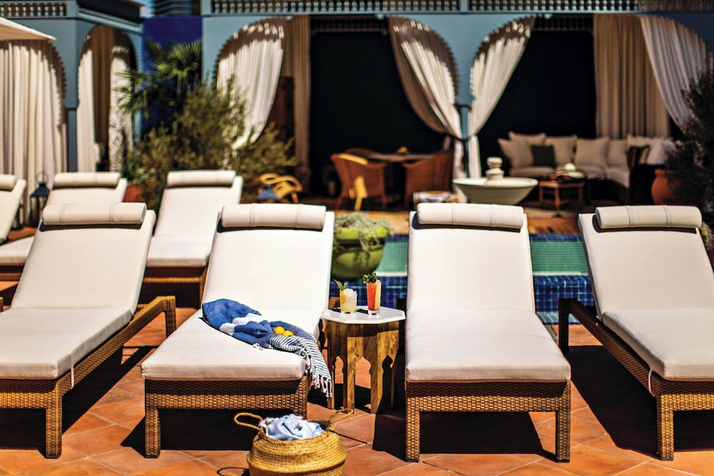 The Reserve at Park MGM — Swimming pool in Las Vegas, Nevada