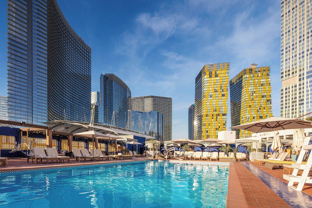 The Reserve at Park MGM — Swimming pool in Las Vegas, Nevada