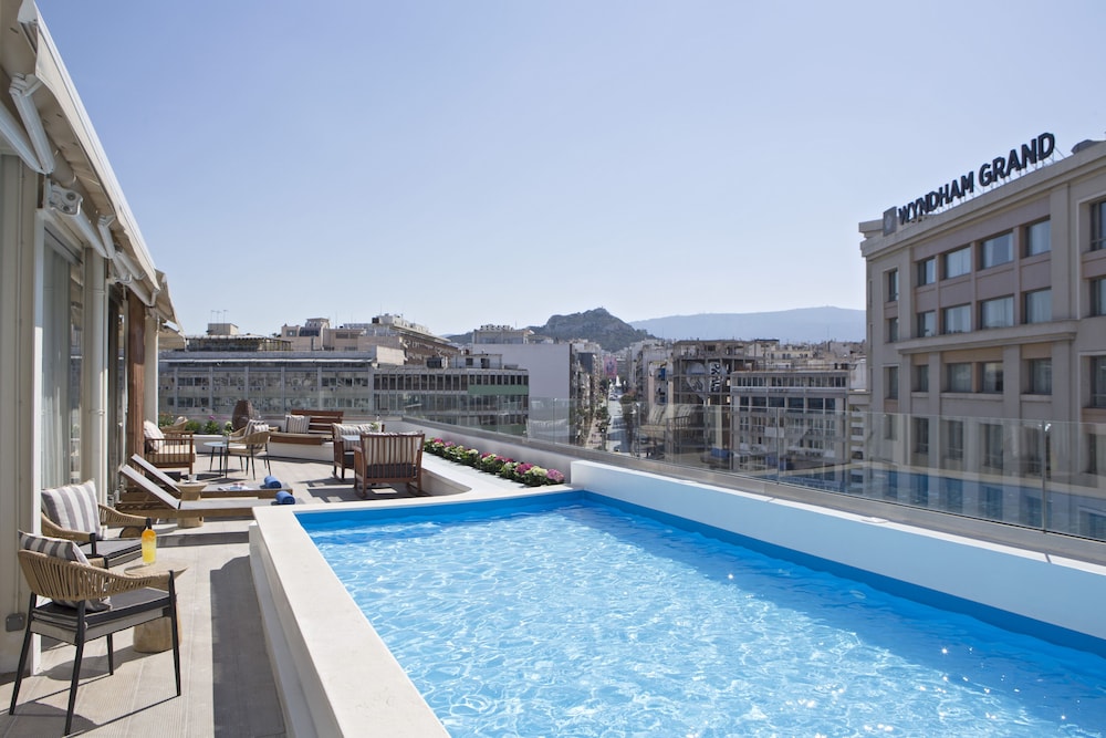 Zeus Essence Wyndham Athens Residence