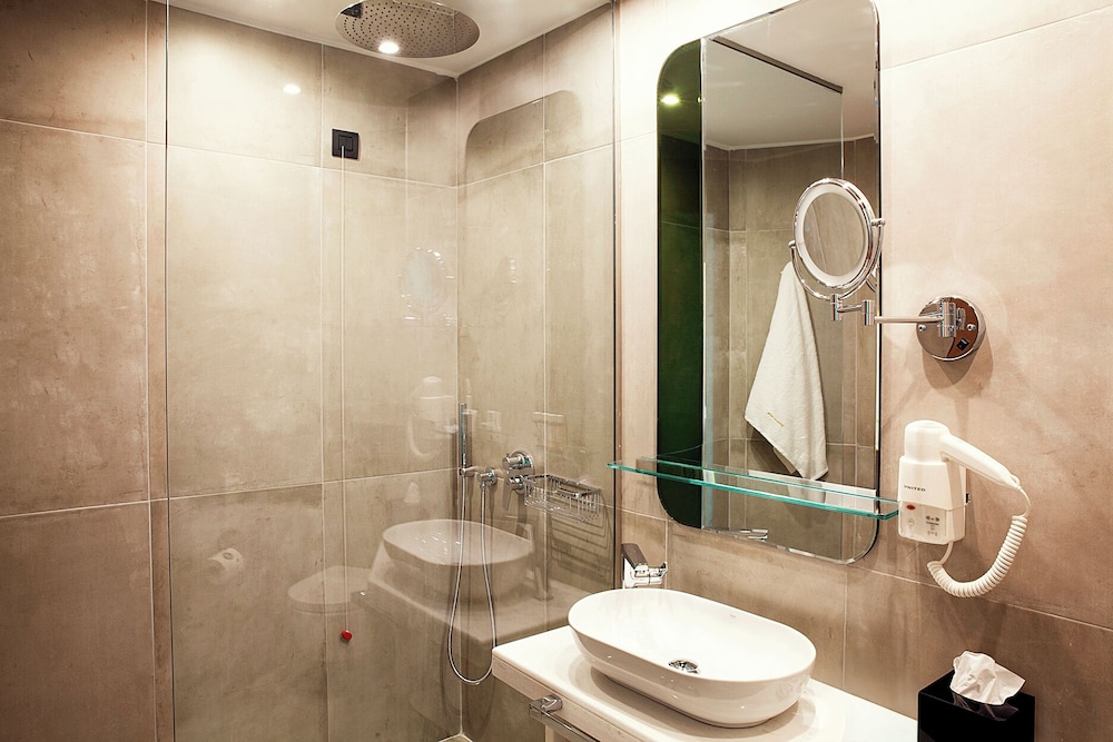 Zeus Essence Wyndham Athens Residence — Hotel rooms in Athens, Attica