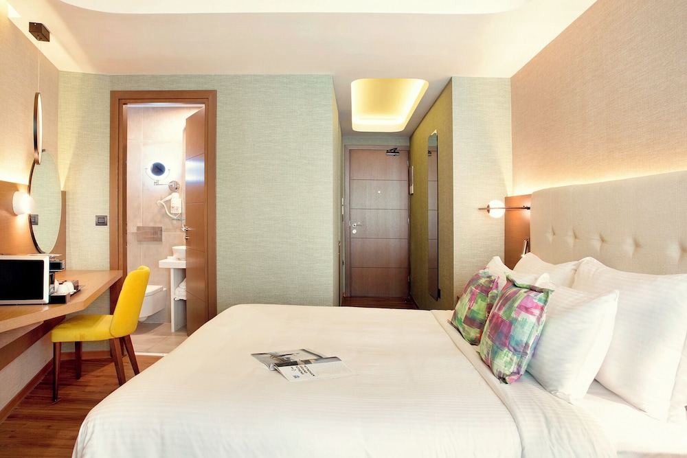 Zeus Essence Wyndham Athens Residence — Hotel rooms in Athens, Attica