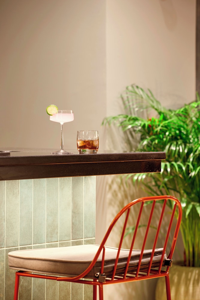 Zeus Essence Wyndham Athens Residence — Restaurant & bars in Athens, Attica