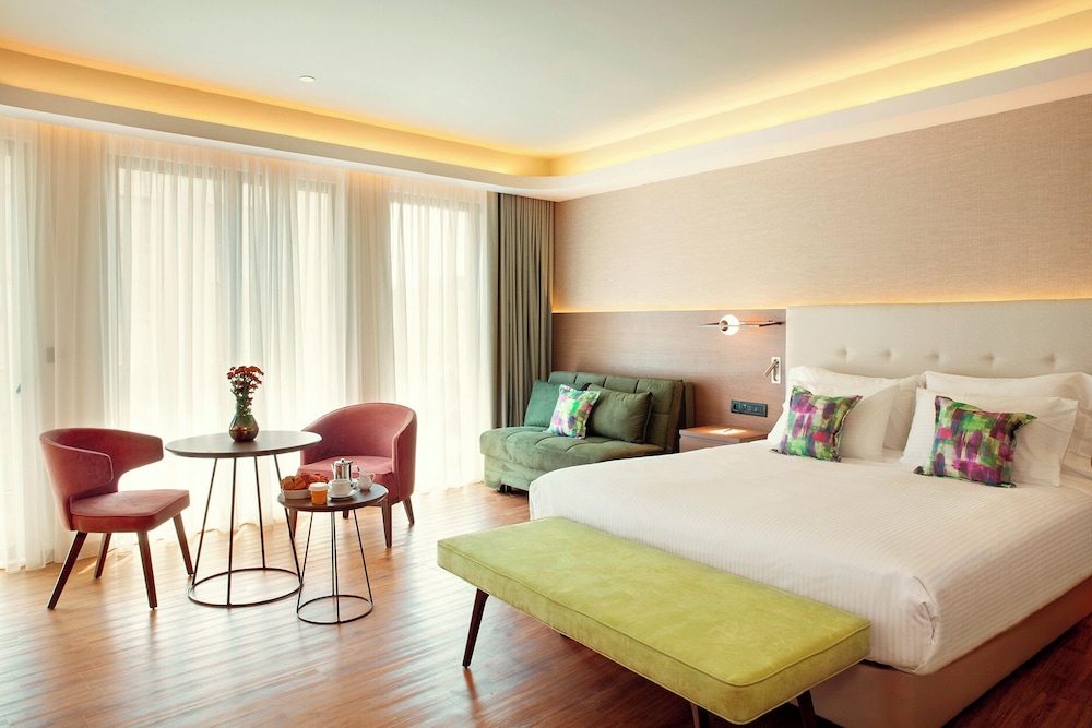 Zeus Essence Wyndham Athens Residence — Hotel rooms in Athens, Attica