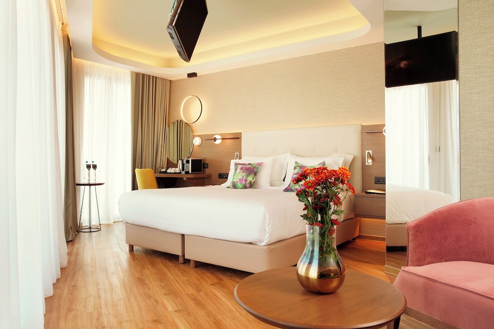 Zeus Essence Wyndham Athens Residence — Hotel rooms in Athens, Attica