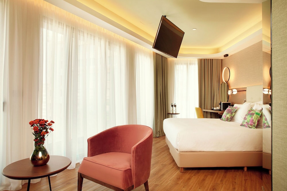 Zeus Essence Wyndham Athens Residence — Hotel rooms in Athens, Attica