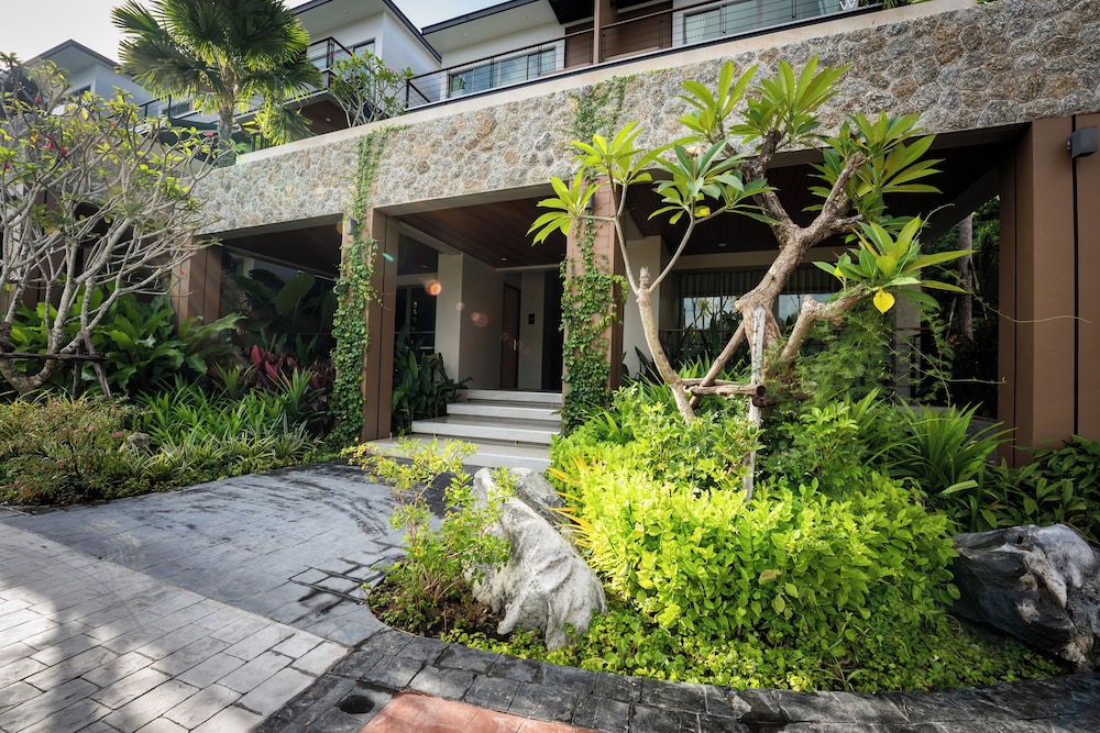 Le Resort and Villas — Hotel building in Rawai, Phuket Province