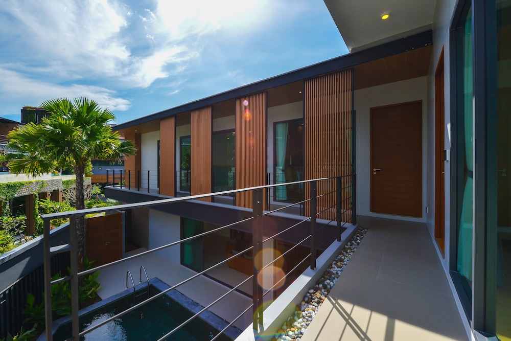 Le Resort and Villas — Hotel building in Rawai, Phuket Province