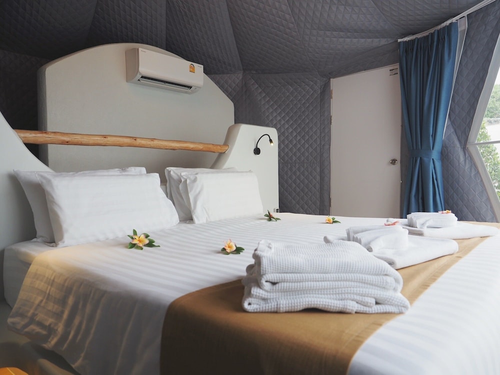 Le Resort and Villas — Hotel rooms in Rawai, Phuket Province