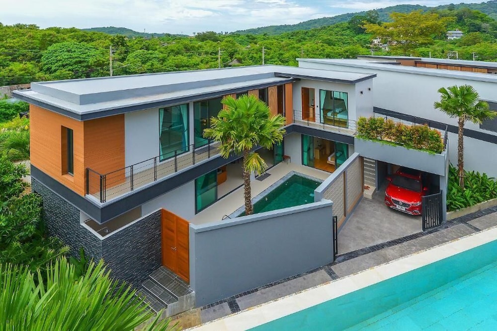Le Resort and Villas — Hotel building in Rawai, Phuket Province