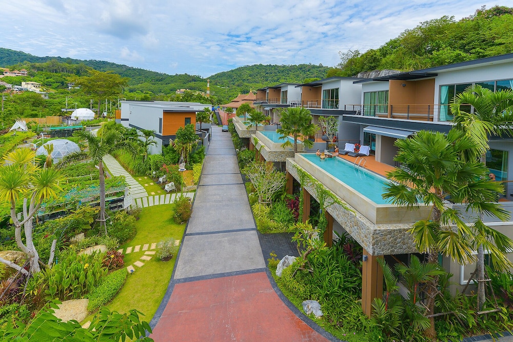 Le Resort and Villas — Hotel building in Rawai, Phuket Province