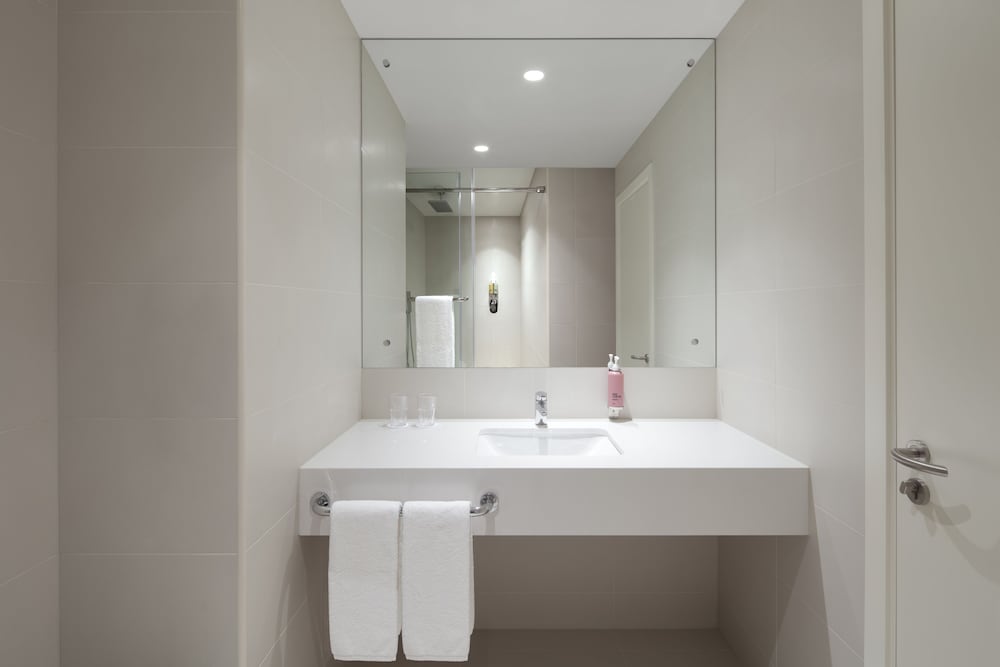 Rove Dubai Marina — Hotel rooms in Dubai
