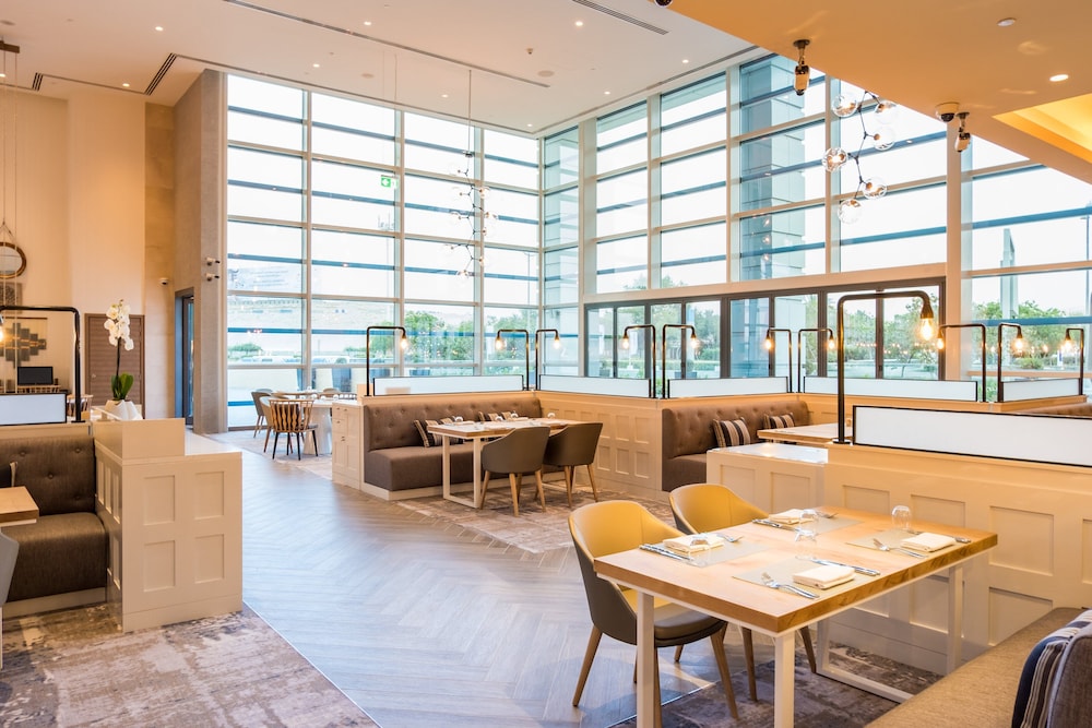 Holiday Inn & Suites Dubai Festival City by IHG — Restaurant & bars in Dubai