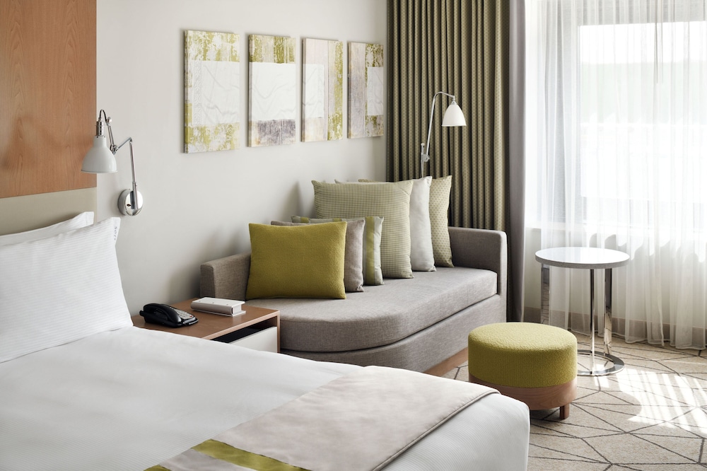 Holiday Inn & Suites Dubai Festival City by IHG — Hotel rooms in Dubai