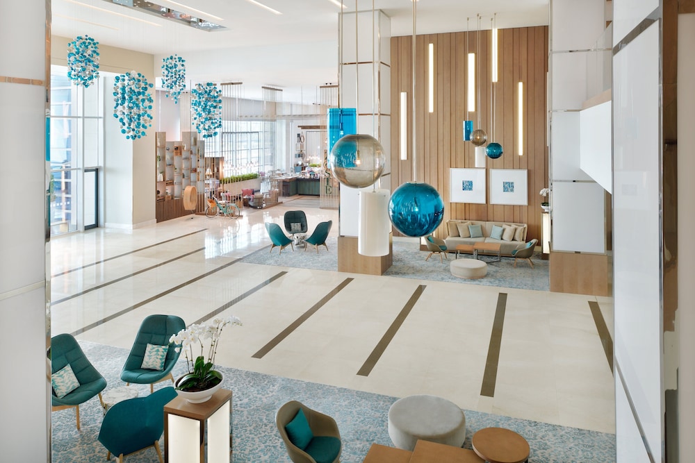 Holiday Inn & Suites Dubai Festival City by IHG — Restaurant & bars in Dubai