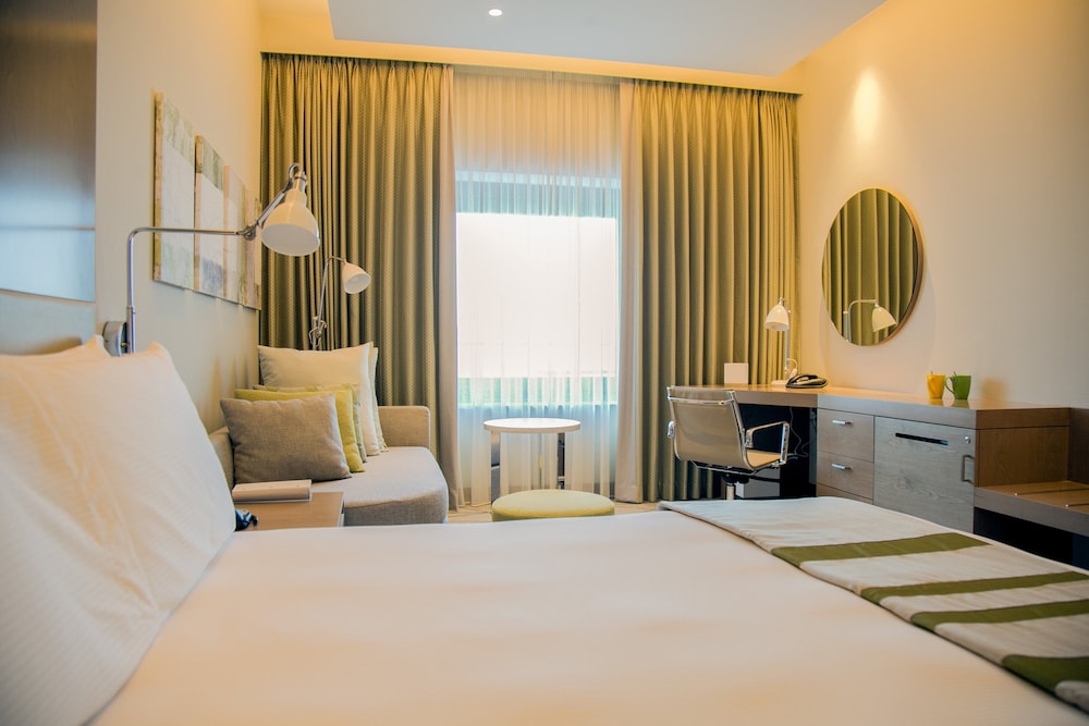 Holiday Inn & Suites Dubai Festival City by IHG — Hotel rooms in Dubai