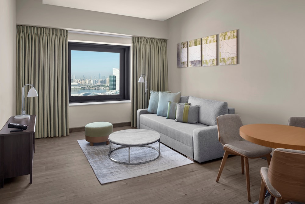 Holiday Inn & Suites Dubai Festival City by IHG — Hotel rooms in Dubai
