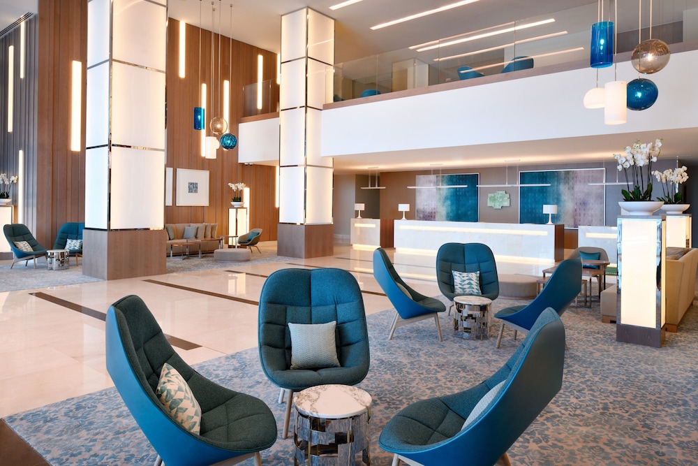 Holiday Inn & Suites Dubai Festival City by IHG — Hotel building in Dubai