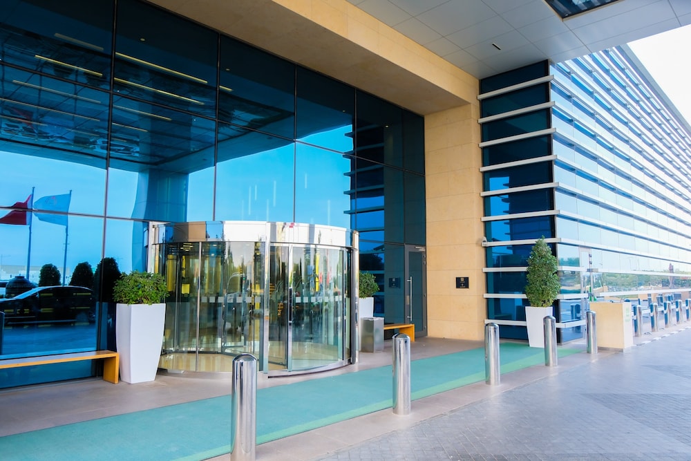 Holiday Inn & Suites Dubai Festival City by IHG — Hotel building in Dubai