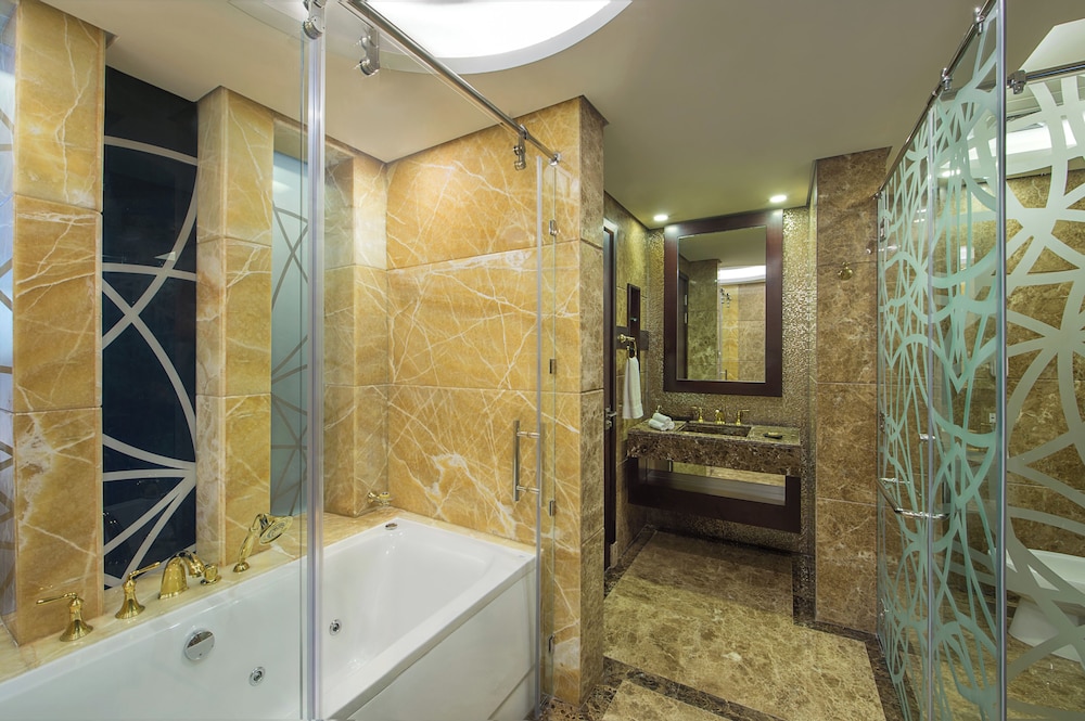 Grand Mercure Business Bay — Hotel rooms in Dubai