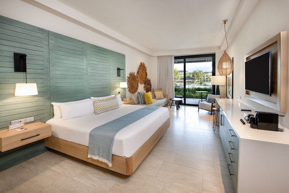 Lopesan Costa Bávaro Resort Spa & Casino - All Inclusive — Hotel rooms in Bavaro, La Altagracia