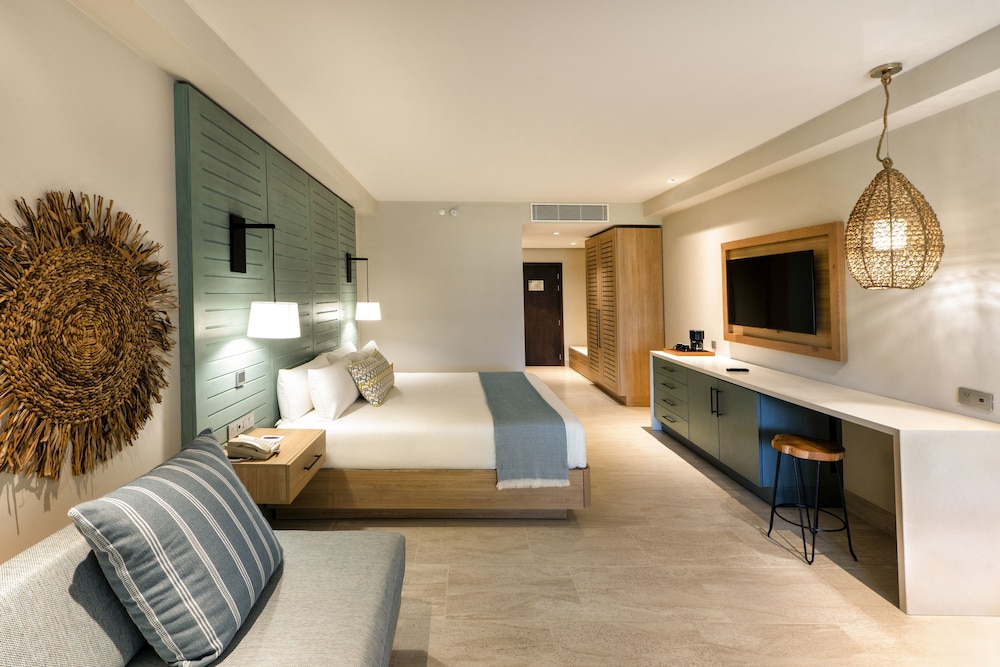 Lopesan Costa Bávaro Resort Spa & Casino - All Inclusive — Hotel rooms in Bavaro, La Altagracia