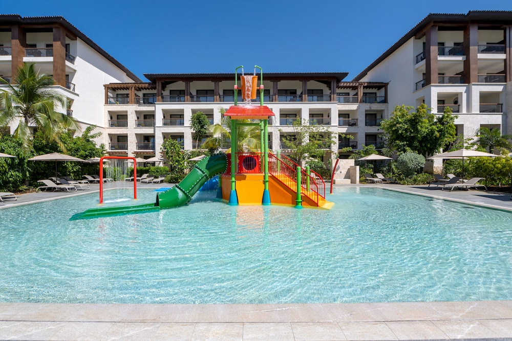 Lopesan Costa Bávaro Resort Spa & Casino - All Inclusive — Swimming pool in Bavaro, La Altagracia