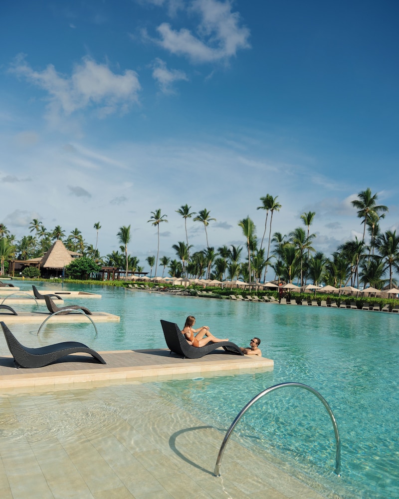 Lopesan Costa Bávaro Resort Spa & Casino - All Inclusive — Swimming pool in Bavaro, La Altagracia