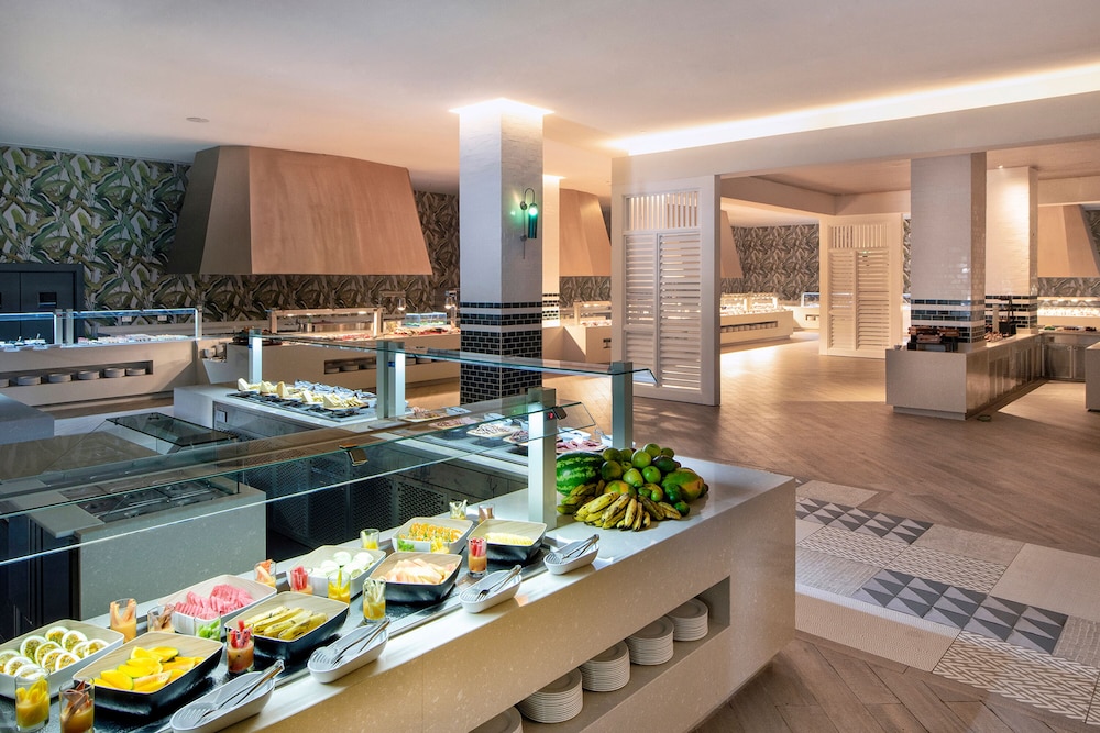 Lopesan Costa Bávaro Resort Spa & Casino - All Inclusive — Restaurant & bars in Bavaro, La Altagracia