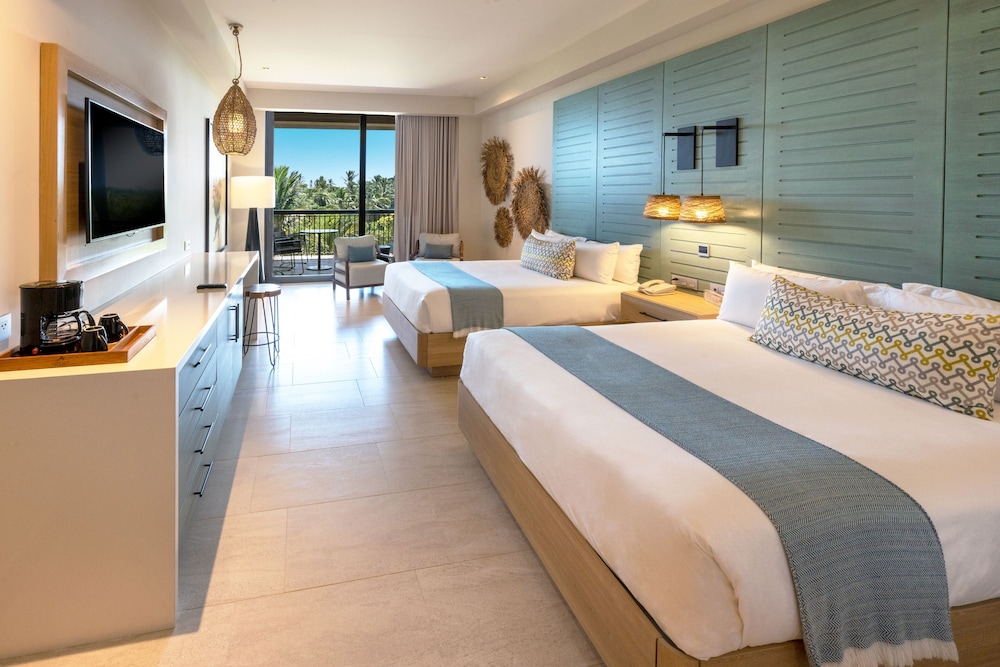 Lopesan Costa Bávaro Resort Spa & Casino - All Inclusive — Hotel rooms in Bavaro, La Altagracia