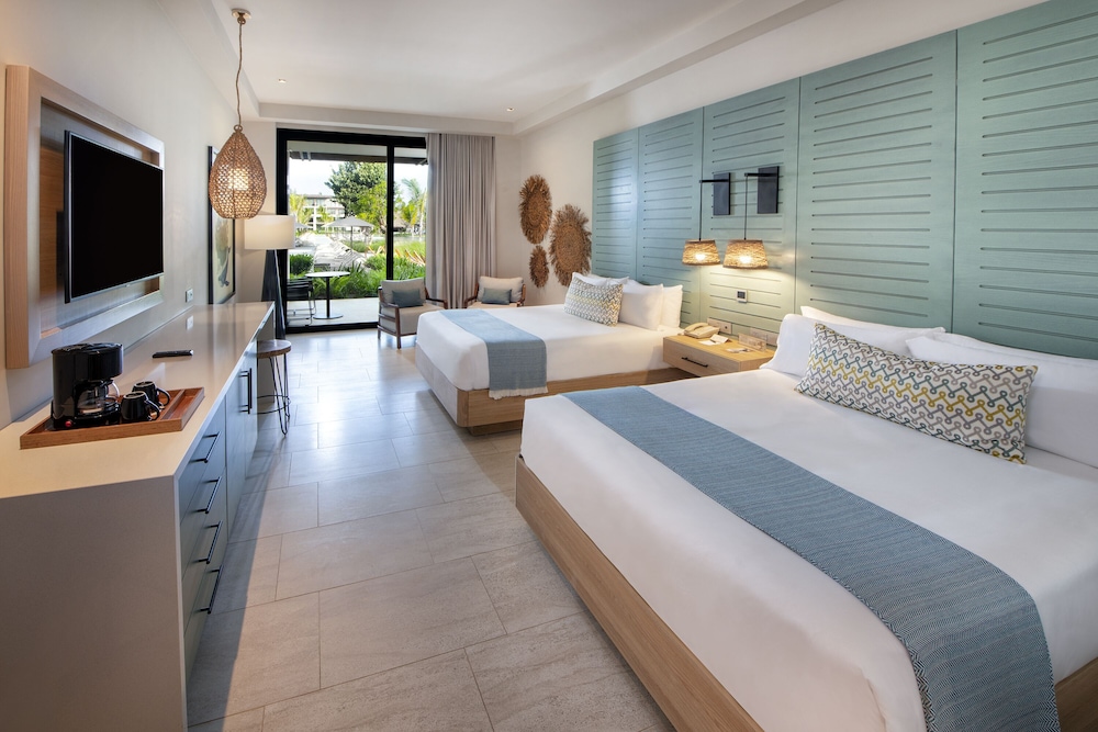 Lopesan Costa Bávaro Resort Spa & Casino - All Inclusive — Hotel rooms in Bavaro, La Altagracia