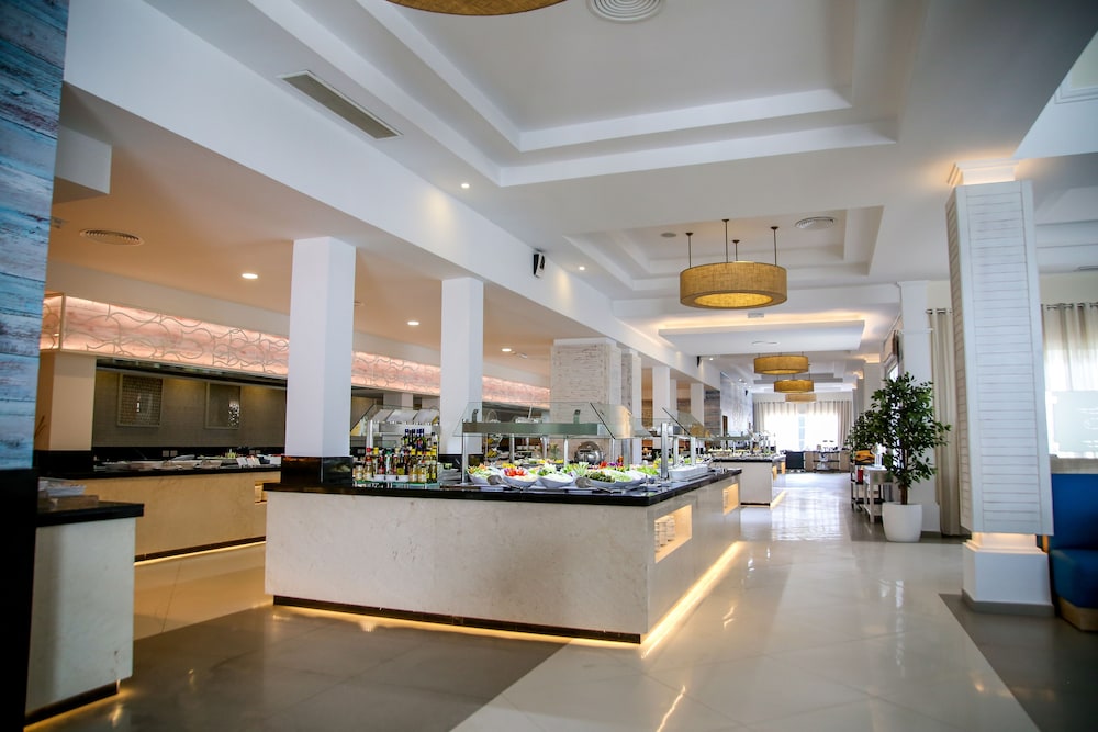 Bahia Principe Escape Aquamarine - Hyatt Inclusive Collection - Adults Only - All Inclusive — Restaurant & bars in Bavaro, La Altagracia